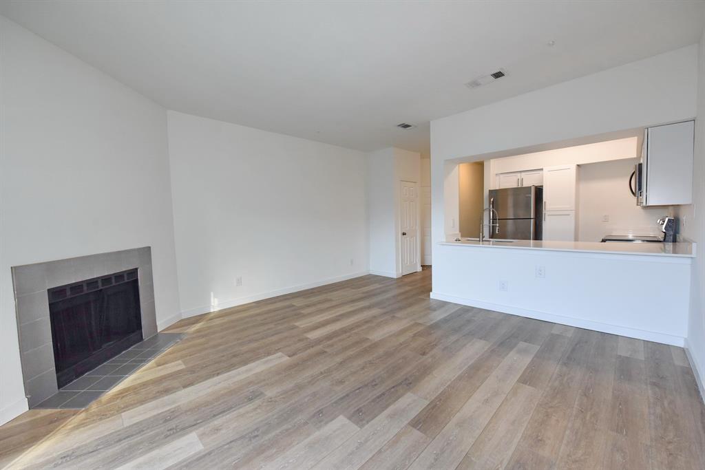 EASTON CONDOMINIUMS - Residential Lease