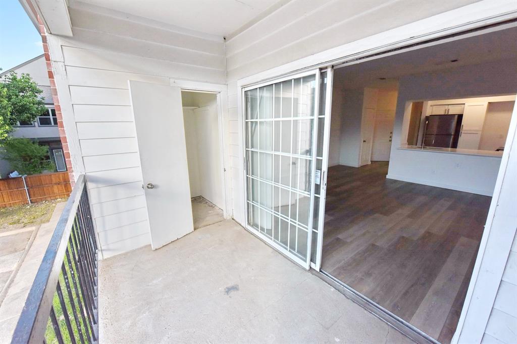 EASTON CONDOMINIUMS - Residential Lease