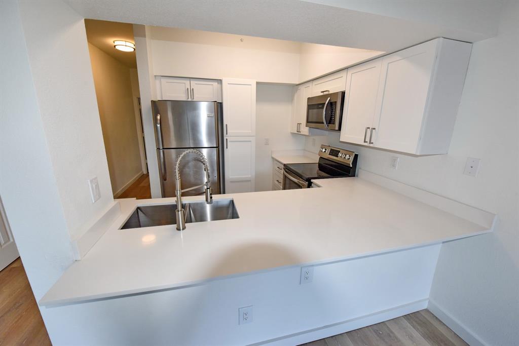 EASTON CONDOMINIUMS - Residential Lease