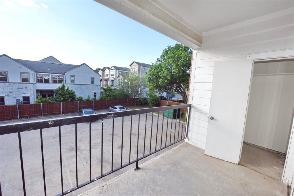 EASTON CONDOMINIUMS - Residential Lease