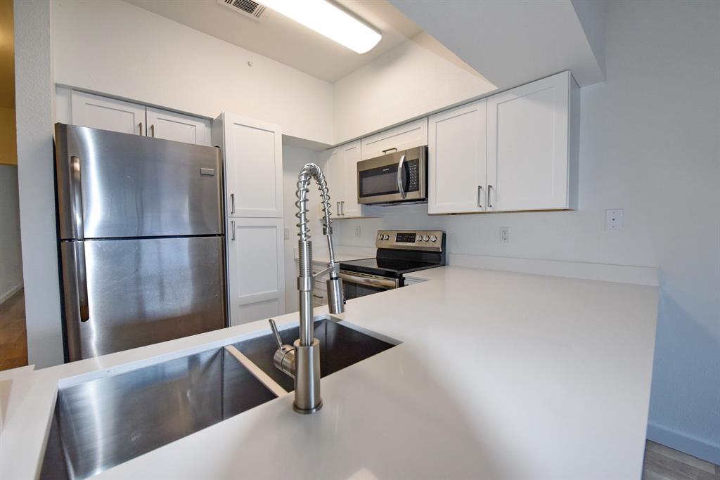 EASTON CONDOMINIUMS - Residential Lease