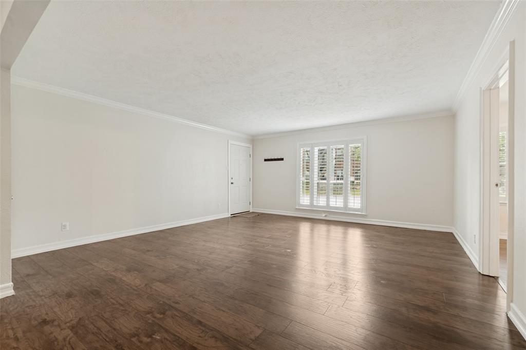 4820 Amesbury Drive E130