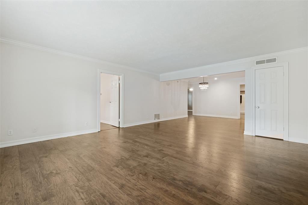 4820 Amesbury Drive E130