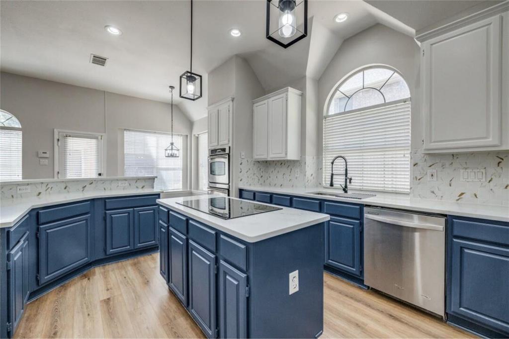 2300 Hunter Place Lane