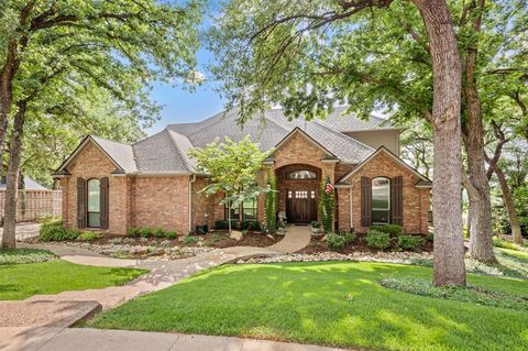 Photo of 1125 Williamsburg Lane, Keller, TX 76248 (MLS # 21274404)