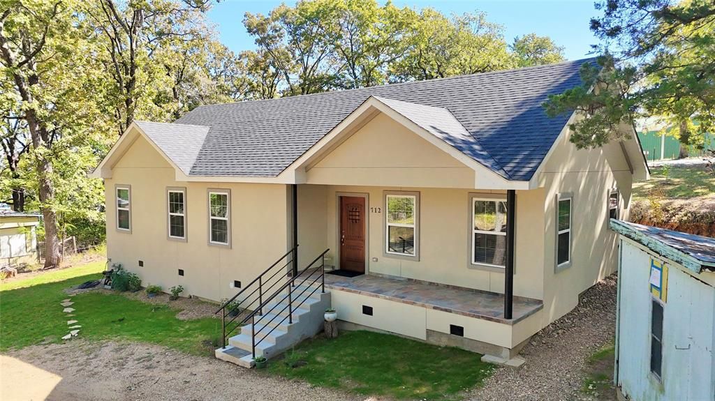 Photo of 712 Regal Drive, Tool, TX 75143 (MLS # 21113798)