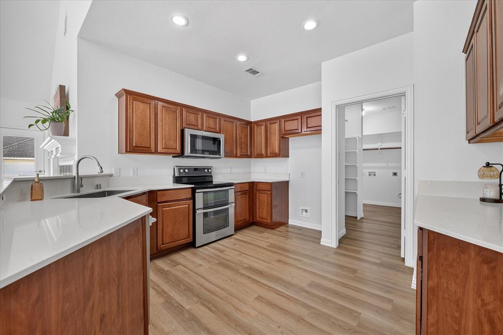 940 Fox Grove Lane