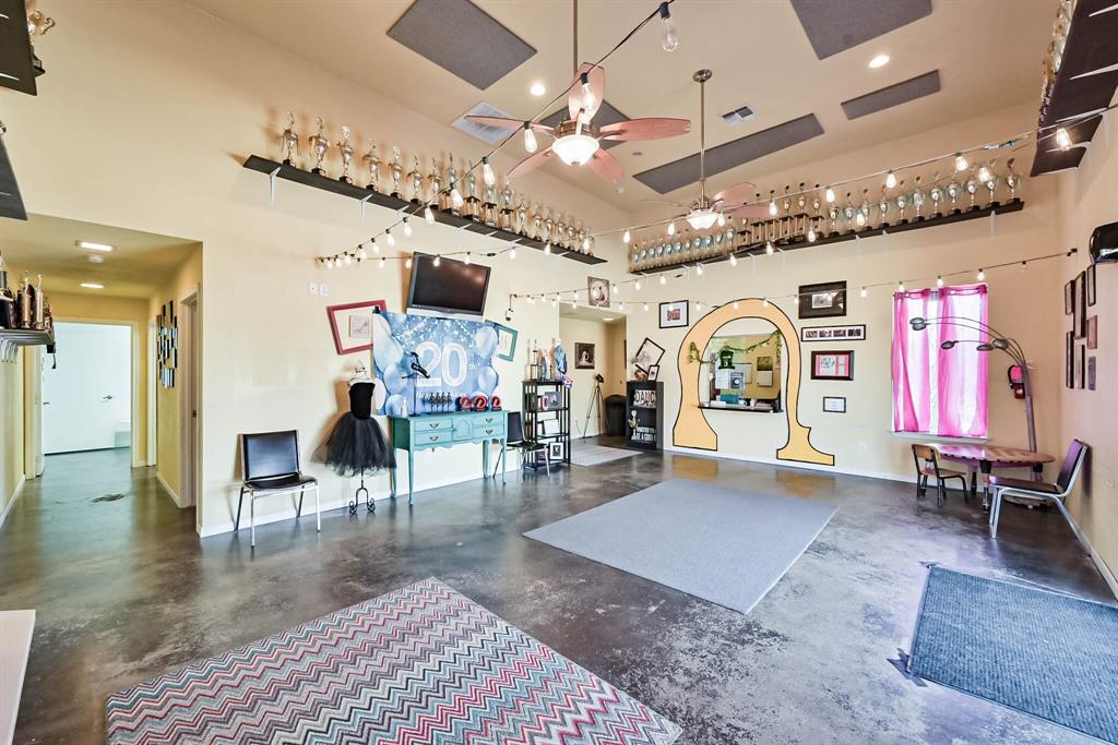 Wilshire Square Add - Commercial Sale