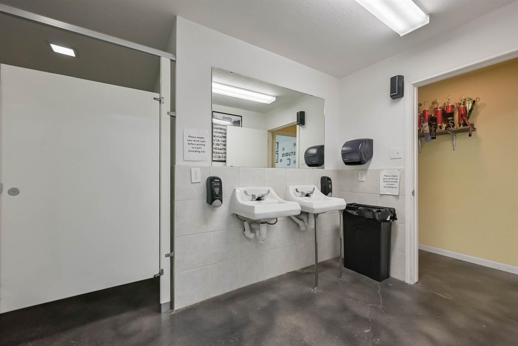 Wilshire Square Add - Commercial Sale