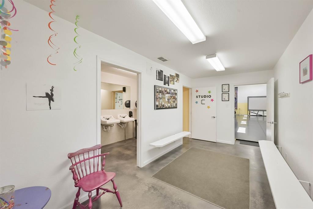 Wilshire Square Add - Commercial Sale