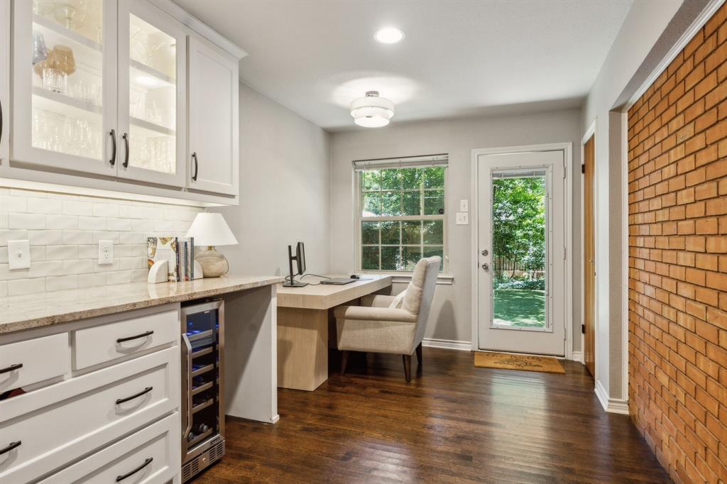 University Manor - Residential Lease