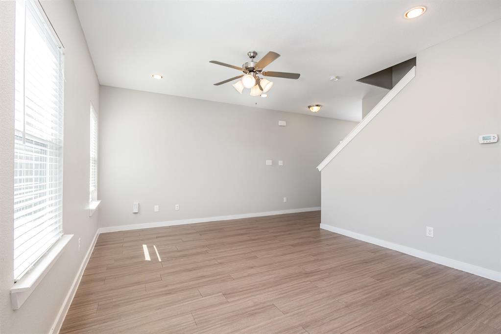 Parkway Village 02 - Residential