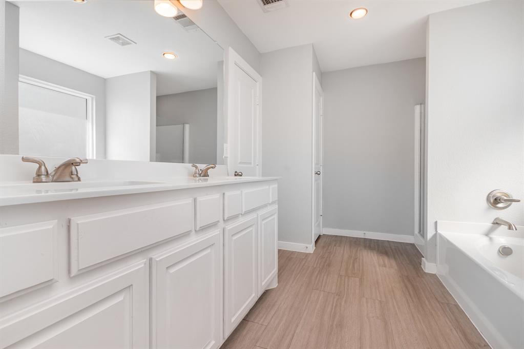 Parkway Village 02 - Residential