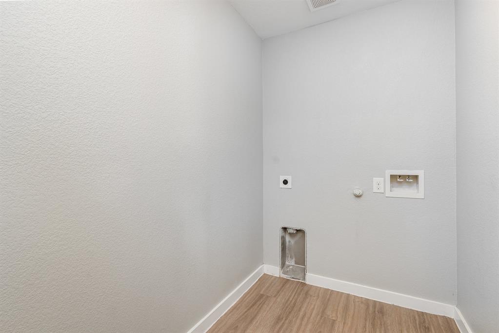 Parkway Village 02 - Residential