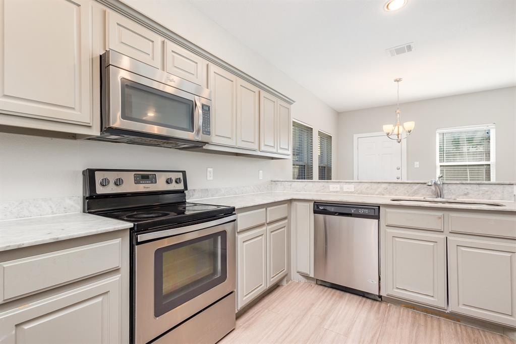 Parkway Village 02 - Residential