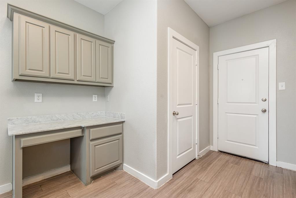 Parkway Village 02 - Residential