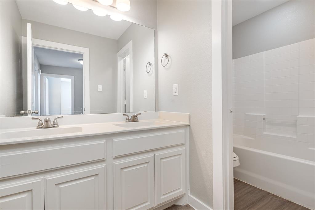 Parkway Village 02 - Residential