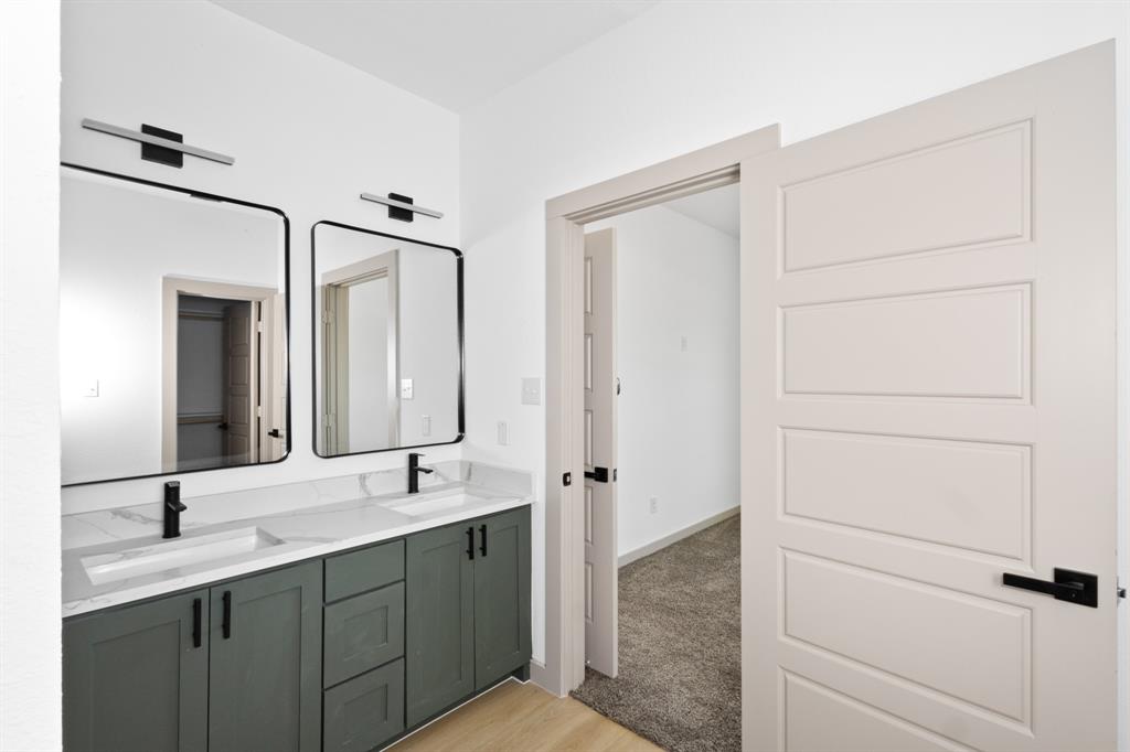 Runaway Bay Unit 5 - Residential