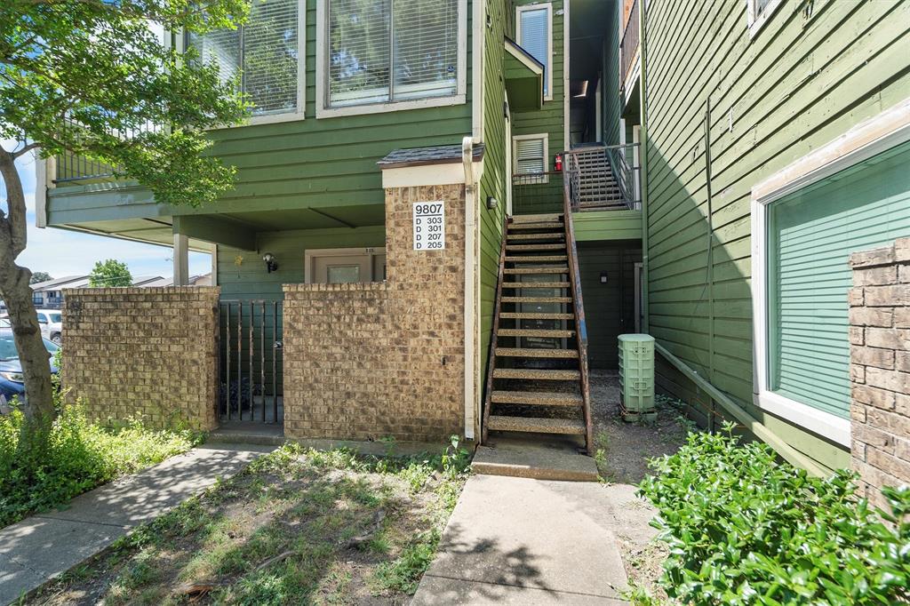 9807 Walnut Street 205