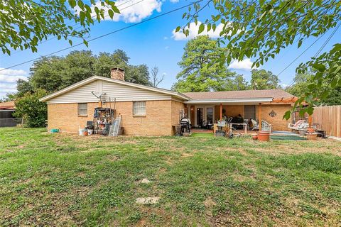 A home in Mineral Wells