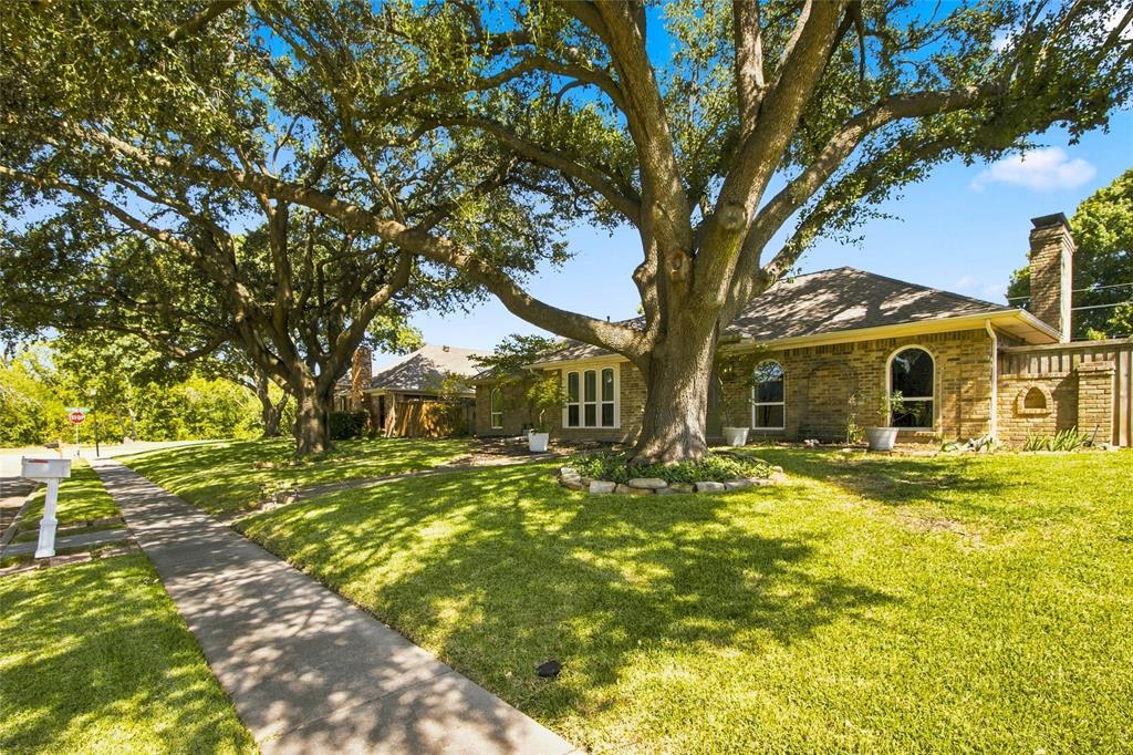 1855 Hatherly Drive