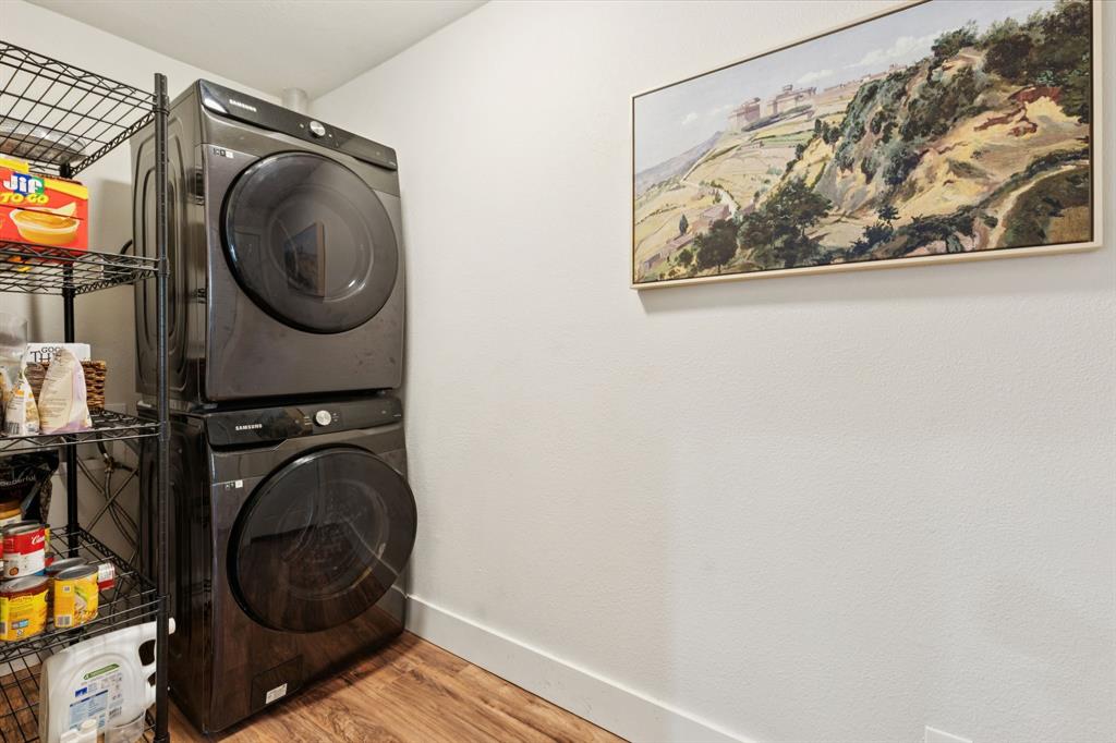 Black & Minsky - Residential