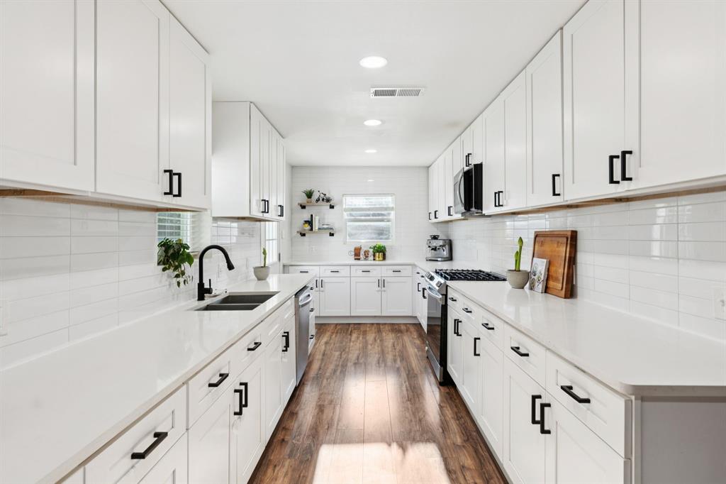 Black & Minsky - Residential