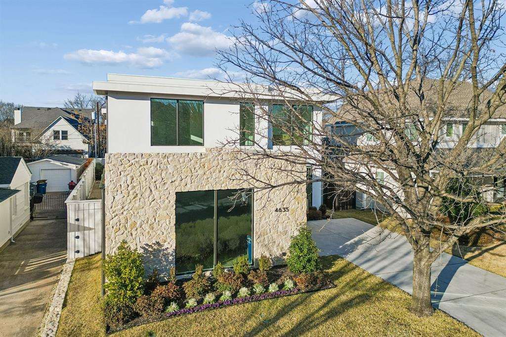 4635 Stanford Avenue