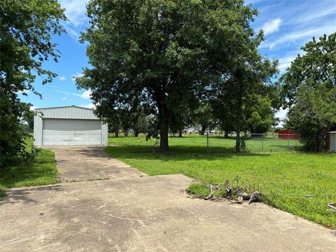 200 E Warren Street Wolfe City TX 75496