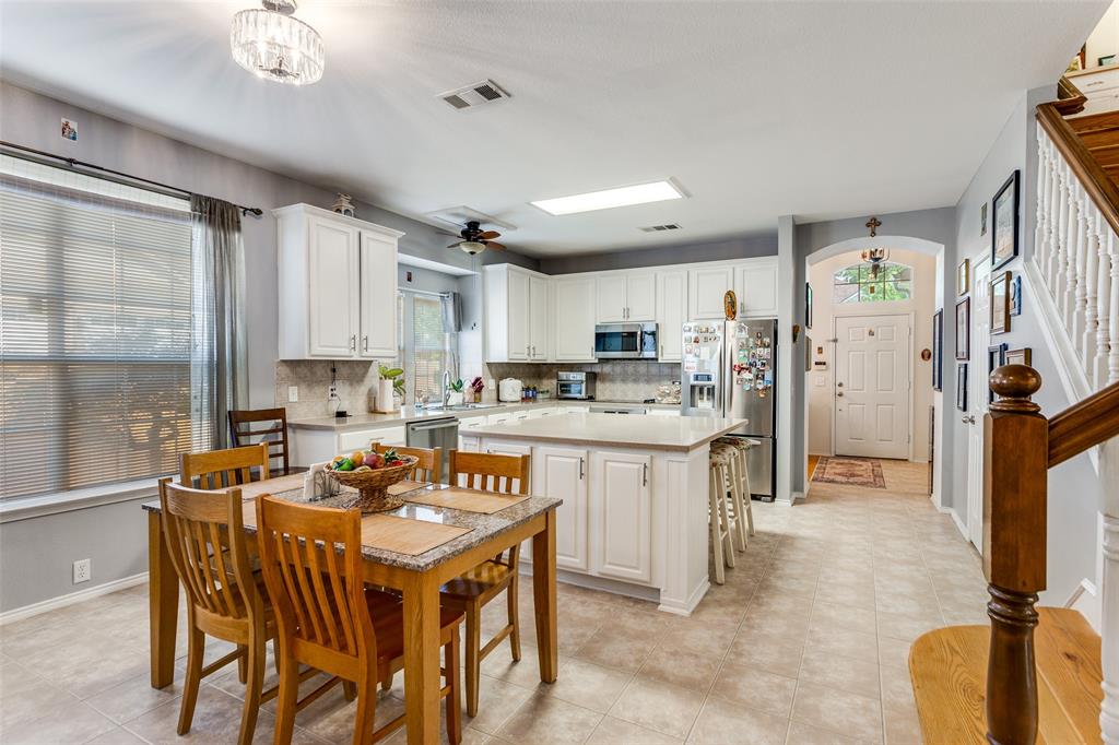 1001 Dover Heights Trail