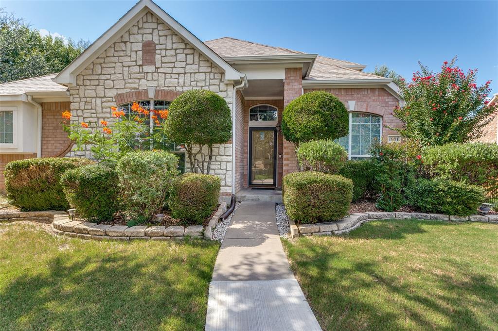 1001 Dover Heights Trail