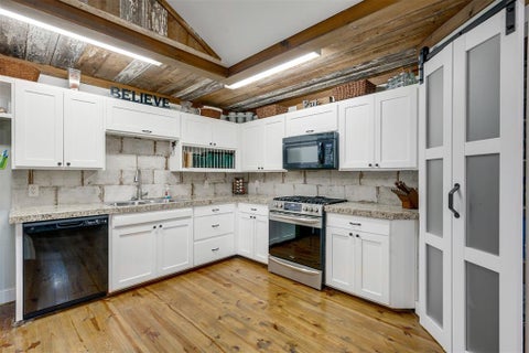 Tiny photo for 705 Wildwood Trail, Holly Lake Ranch, TX 75765 (MLS # 21397026)