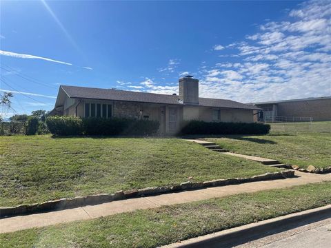 Photo of 14046 Rolling Hills Lane, Dallas, TX 75240 (MLS # 21225216)