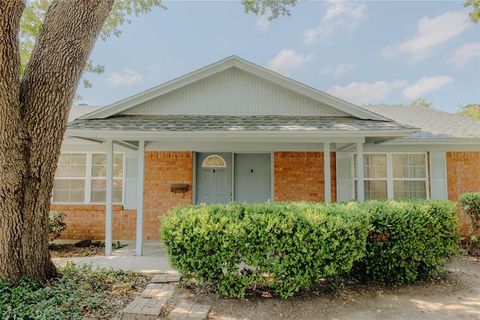 2712 Larkin Avenue Fort Worth TX 76133