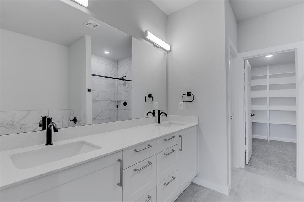 EDGEWOOD ESTS - Residential Lease