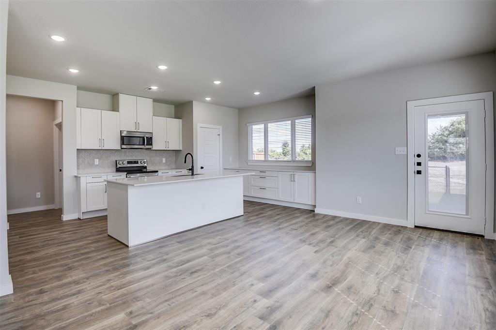 EDGEWOOD ESTS - Residential Lease