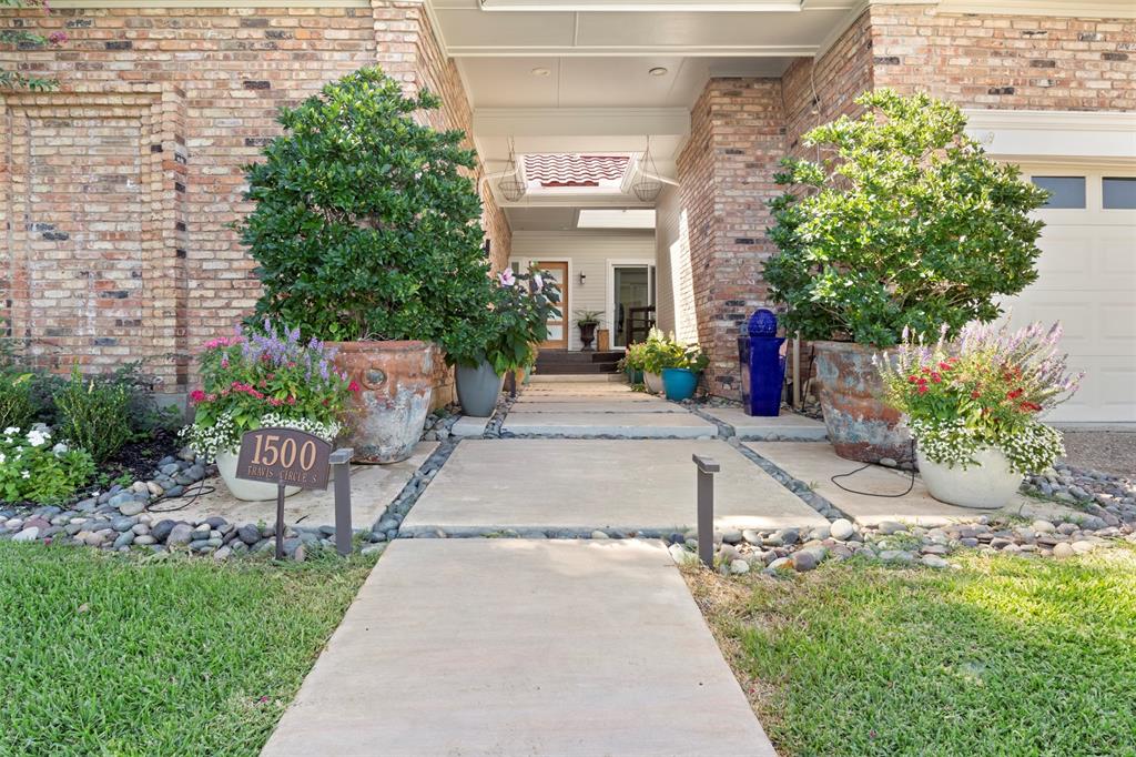 1500 Travis Circle S