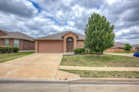 Photo of 6300 Leaping Fawn Drive, Fort Worth, TX 76179 (MLS # 21392049)
