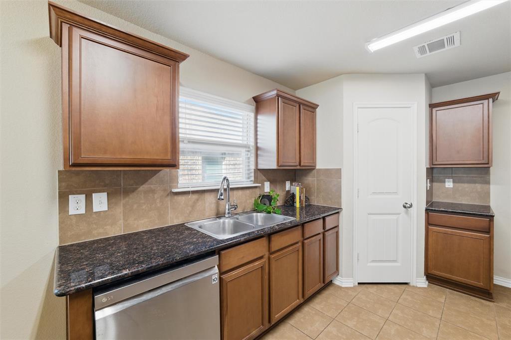 Princeton, Texas 75407, United States, 5 Bedrooms Bedrooms, ,4 BathroomsBathrooms,Residential,Active,96685