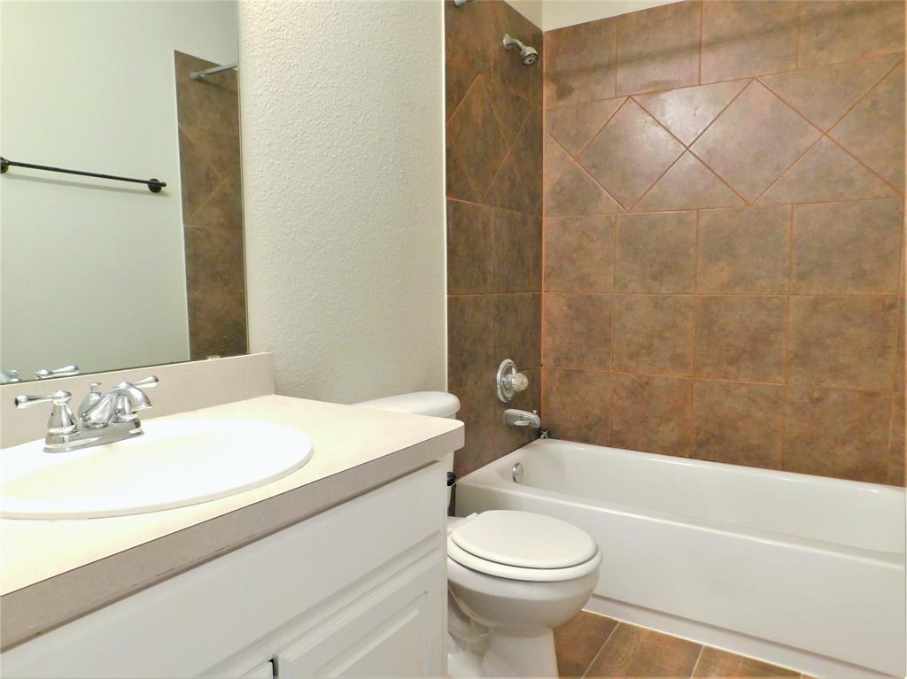 Meadow Oaks Add Third Sec - Residential Lease