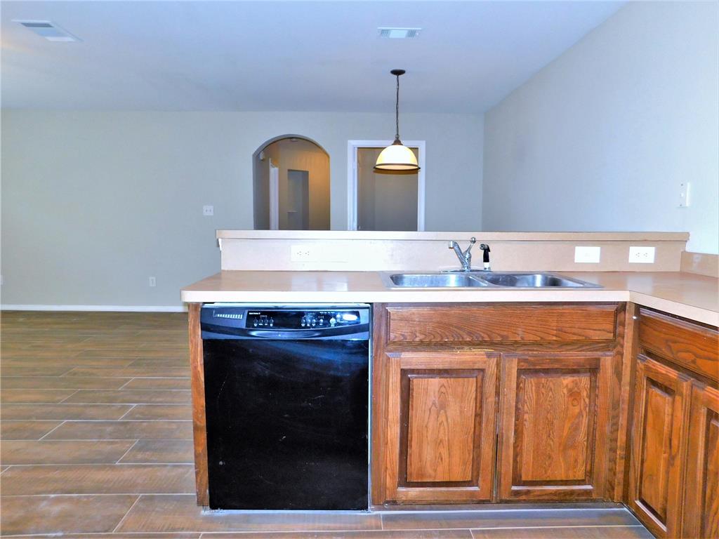 Meadow Oaks Add Third Sec - Residential Lease