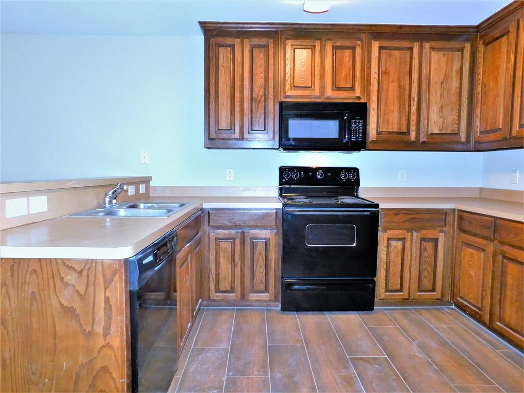 Meadow Oaks Add Third Sec - Residential Lease