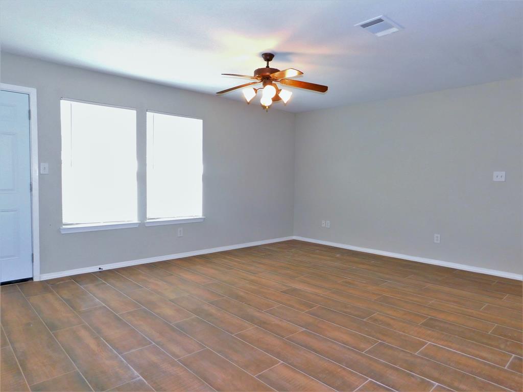 Meadow Oaks Add Third Sec - Residential Lease