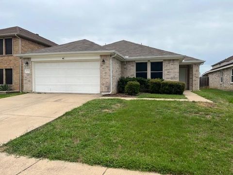 Photo of 2132 Van Zandt Drive, Grand Prairie, TX 75052 (MLS # 21315382)