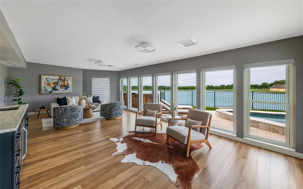 Twenty In Trophy - Residential