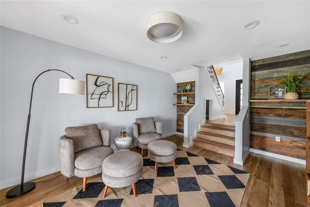 Twenty In Trophy - Residential