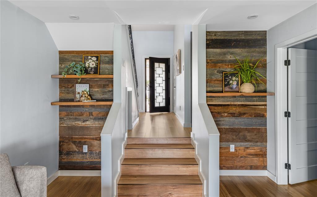 Twenty In Trophy - Residential