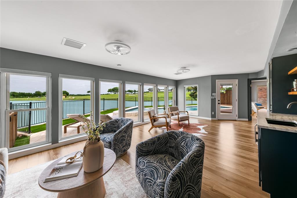 Twenty In Trophy - Residential