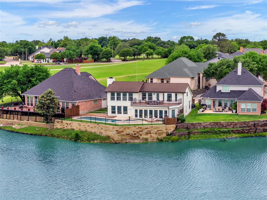 Twenty In Trophy - Residential