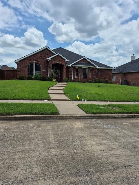 206 Annette Street Lancaster TX 75146
